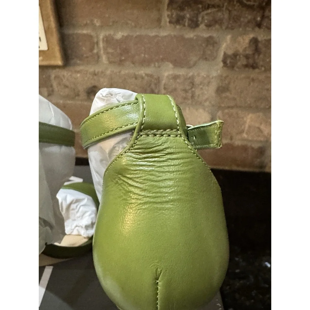 Arezzo Isabelli stiletto ankle strap sandals Size 7.5 Green New Pistachio